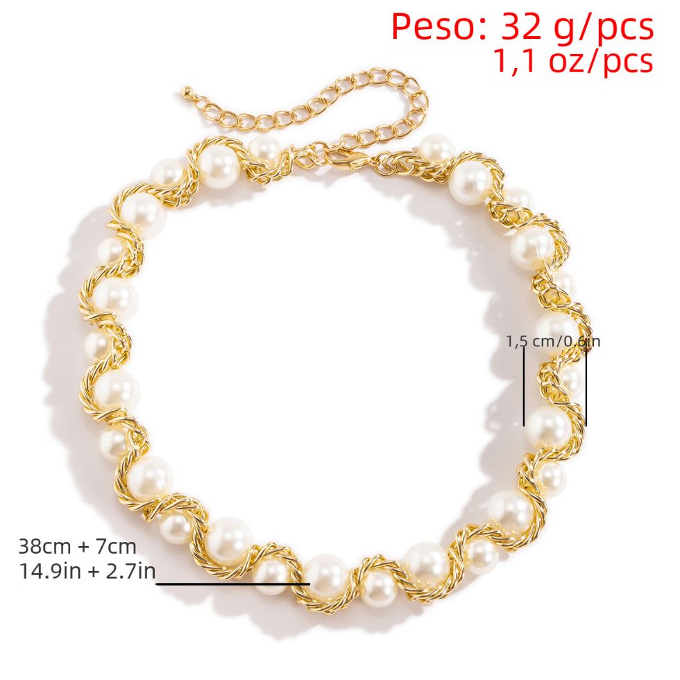 Corinne | Collar de Perlas con Cadena Dorada Entrelazada