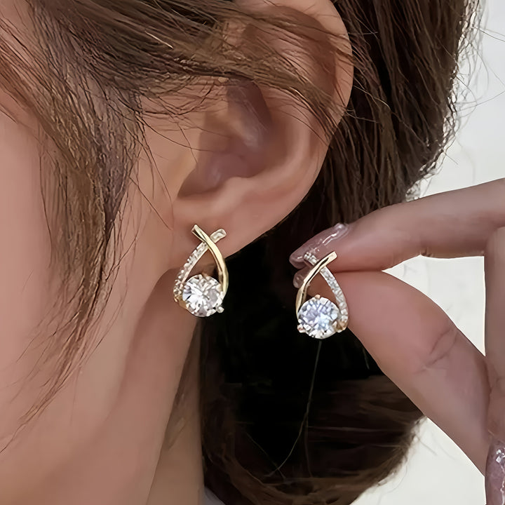 Xara | Aretes Elegantes en Forma de Cruz para Uso Diario