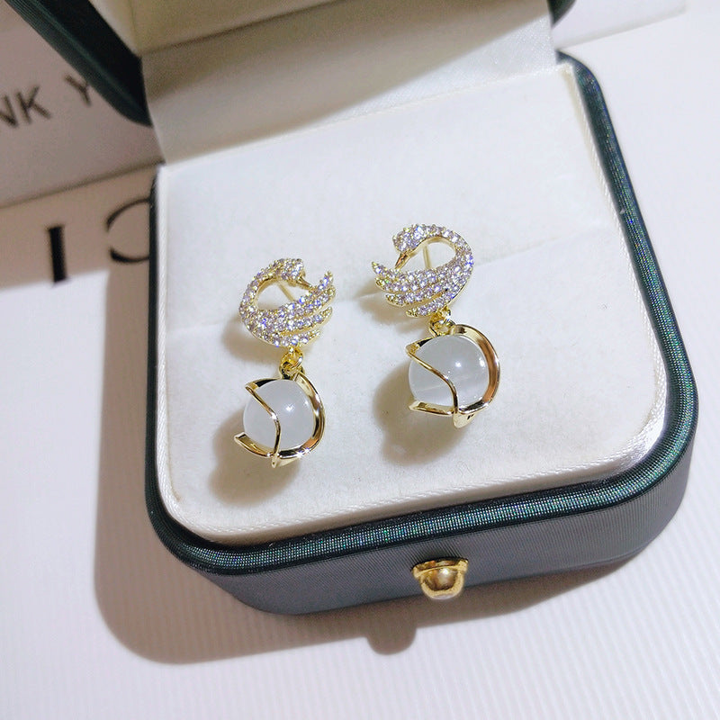 Adelina |  Aretes Colgantes Elegantes con Diseño Clásico y Sofisticado