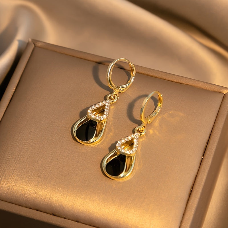 Ralia | Aretes de Gota Doble con Diseño Calado y Acabado Elegante