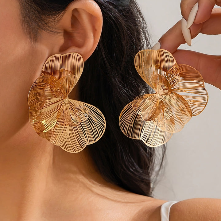 Selah | Aretes Dorados de Doble Aro con Diseño Moderno