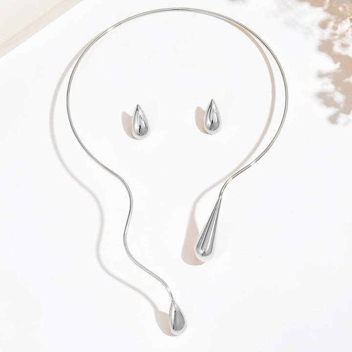 Taliah | Set Elegante de Collar y Aretes con Diseño de Gota Asimétrica