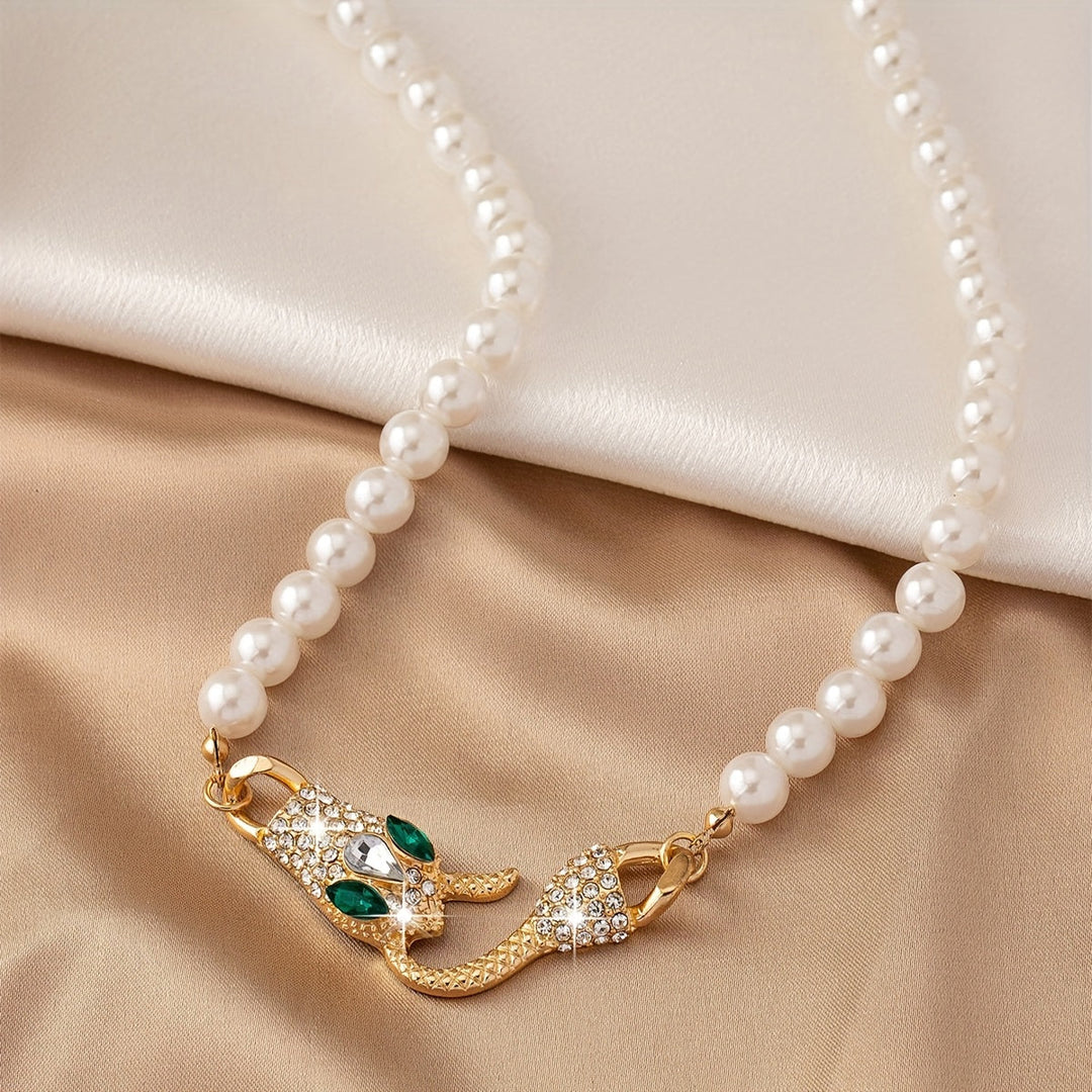 Adriana | Collar de Serpiente con Diseño Exclusivo y Elegancia Sofisticada