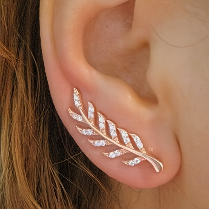 Hensleyra | Aretes Elegantes de Hoja con Diseño Hueco y Acabado Dorado