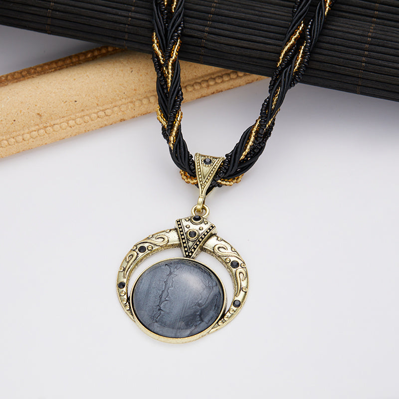 Jora | Collar Bohemio con Colgante de Piedra Verde Marmoleada