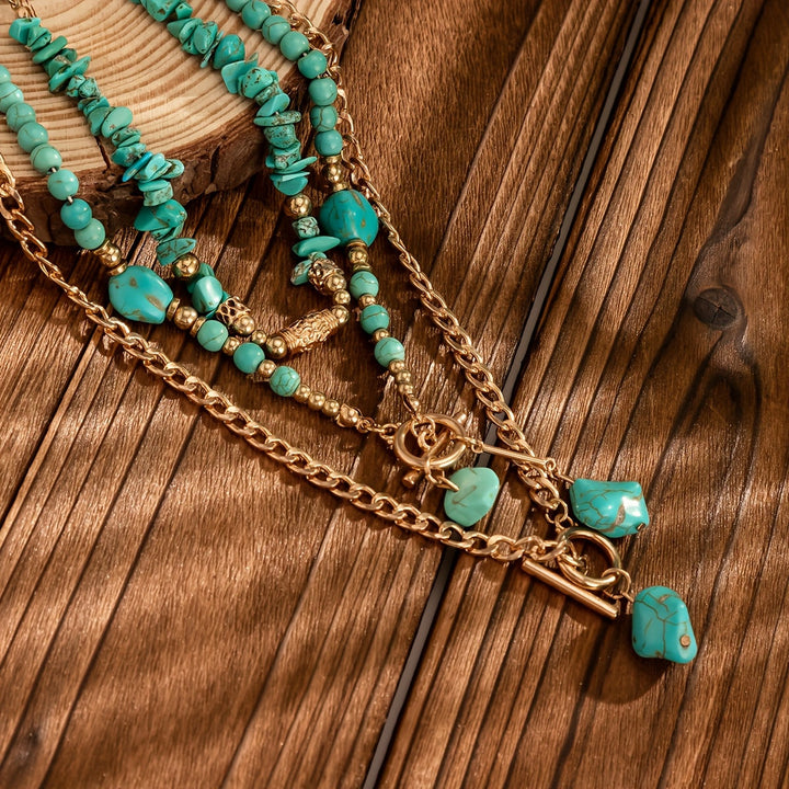 Evelise | Un conjunto de tres collares apilados de cuentas turquesas bohemias para mujeres