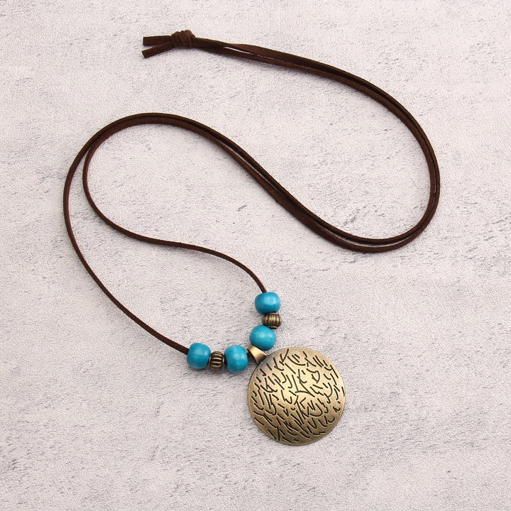 Vance | Collar Largo de Estilo Vintage con Cuentas y Colgante Redondo