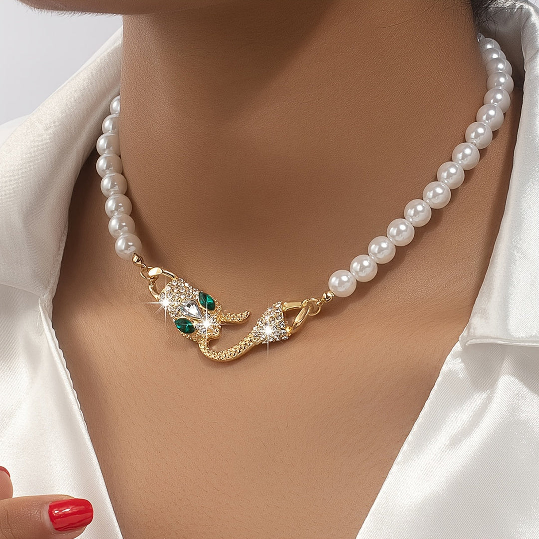 Adriana | Collar de Serpiente con Diseño Exclusivo y Elegancia Sofisticada
