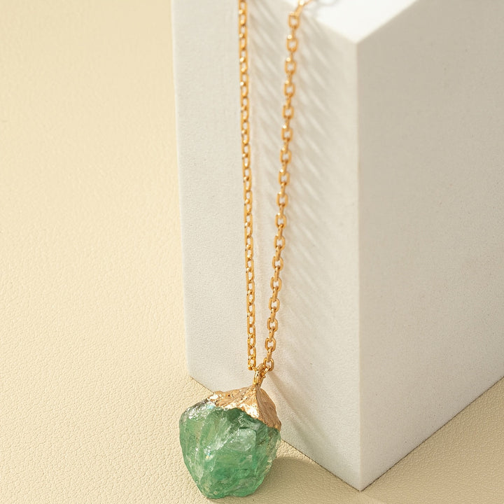 Taria | Collar Minimalista con Colgante Irregular Chapado en Oro
