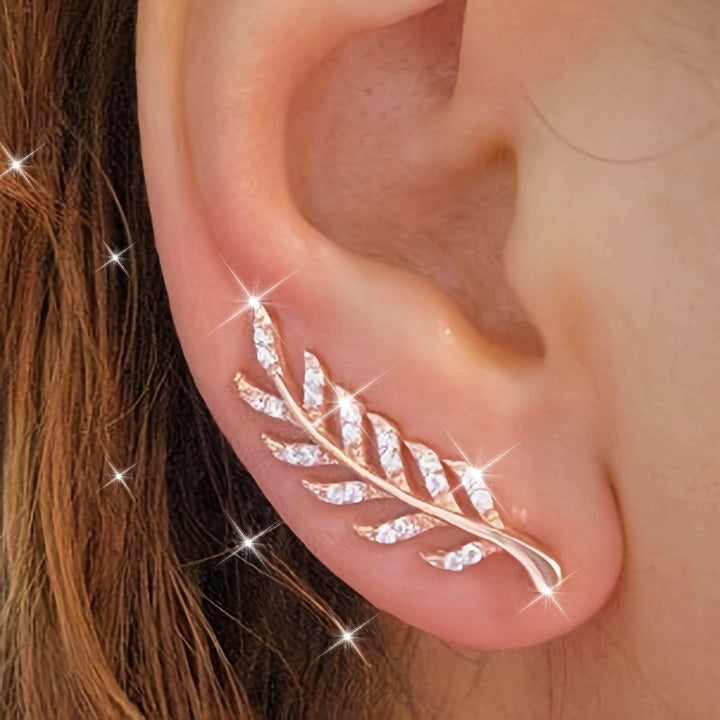 Hensleyra | Aretes Elegantes de Hoja con Diseño Hueco y Acabado Dorado