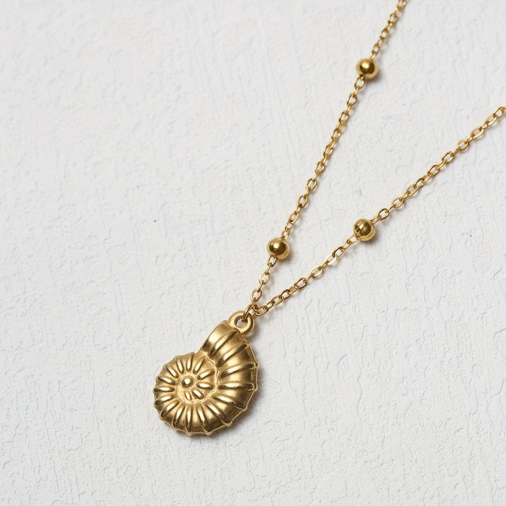 Marlena | Collar de Cuentas con Concha y Colgante Marino de Estilo Veraniego