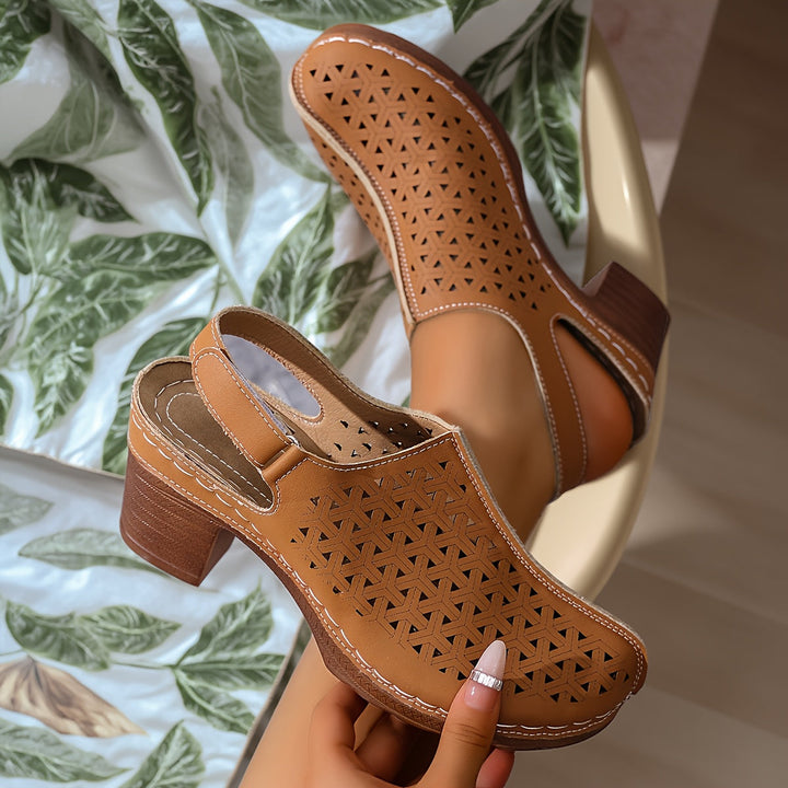 Korae | Sandalias de Tacón con Correas Ajustables y Diseño Calado