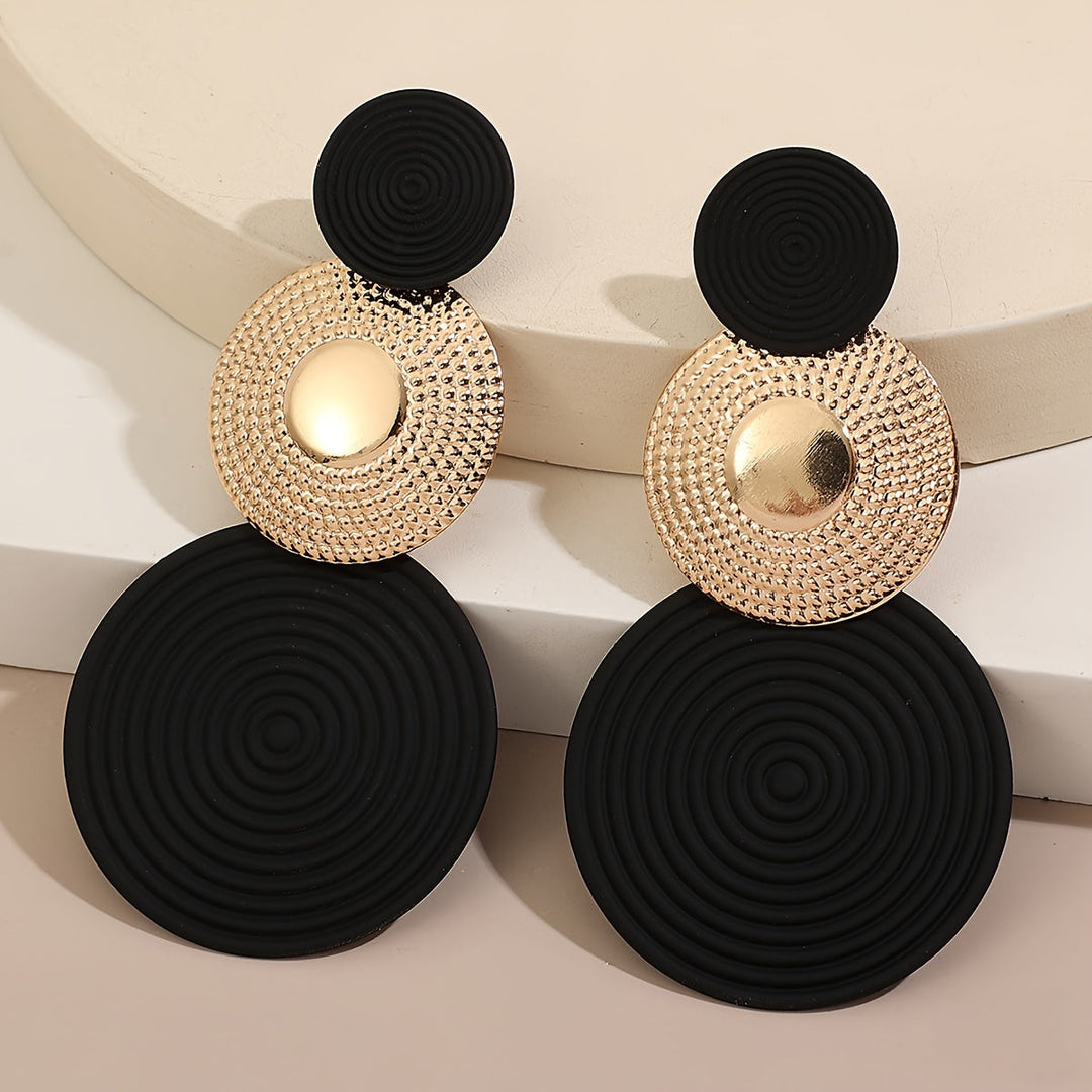 Aileen | Aretes Colgantes Elegantes con Diseño Versátil para Cada Ocasión