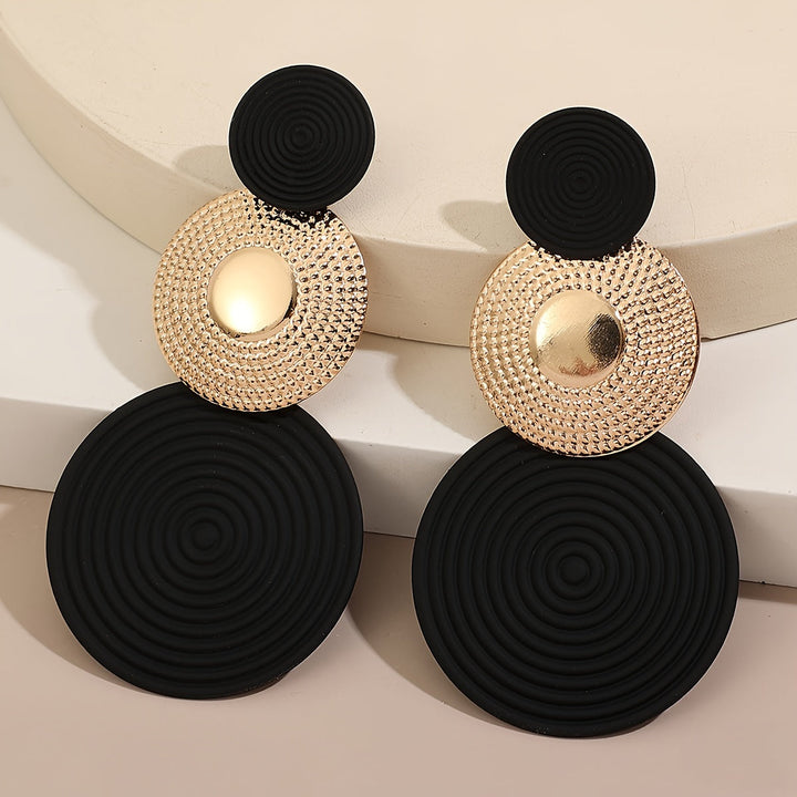 Aileen | Aretes Colgantes Elegantes con Diseño Versátil para Cada Ocasión