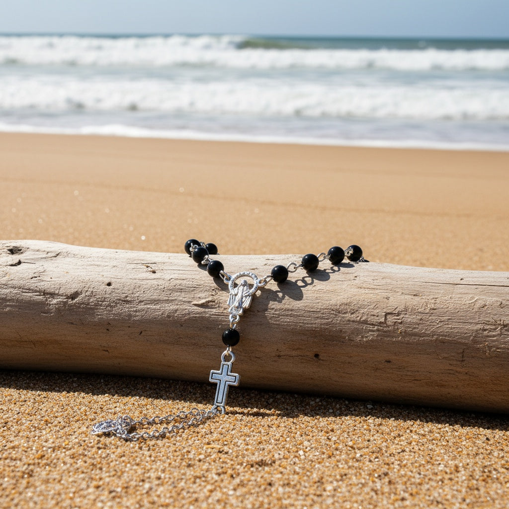 Brenton | Pulsera Rosario con Cruz de Estilo Gótico y Detalles Religiosos