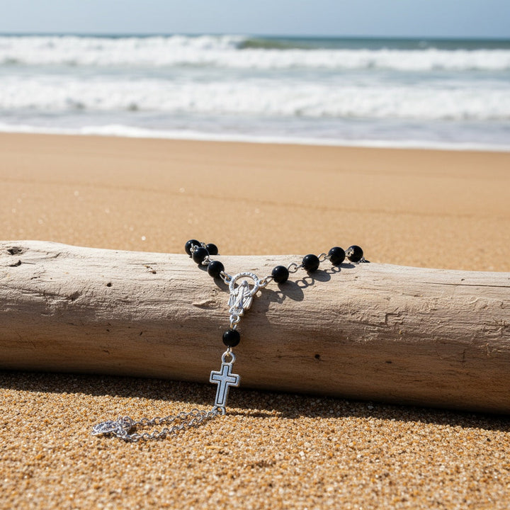 Brenton | Pulsera Rosario con Cruz de Estilo Gótico y Detalles Religiosos