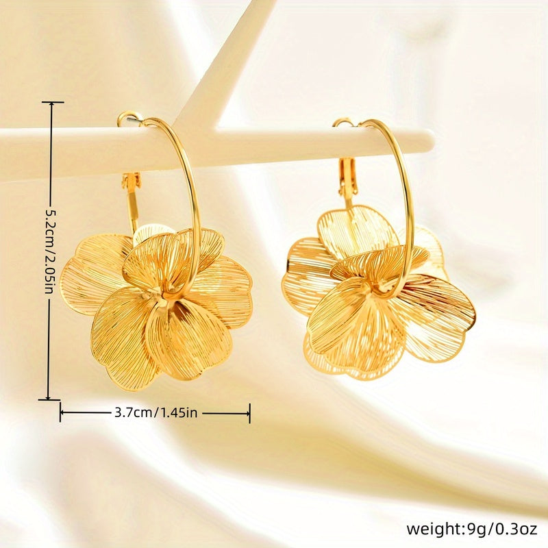 Selah | Aretes Dorados de Doble Aro con Diseño Moderno