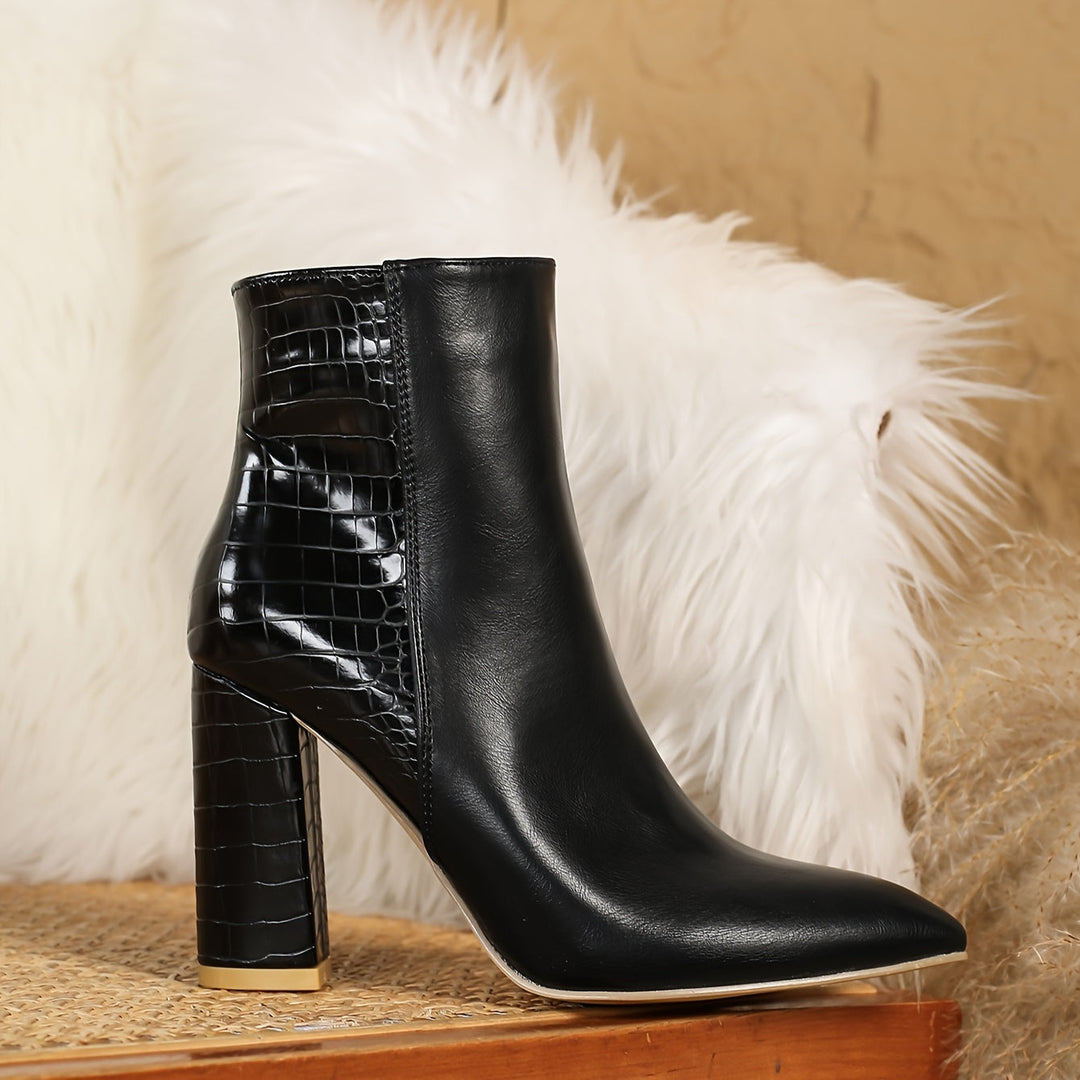 Alexandra | Botines de Punta Fina con Tacón Ancho y Estilo Western Elegante