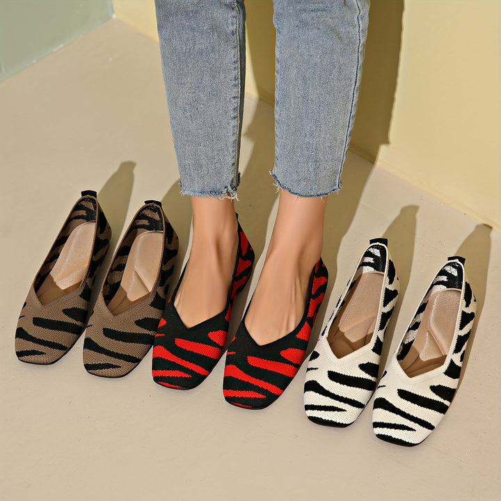 Ivara | Flats Elegantes con Estampado Zebra y Punta Cuadrada
