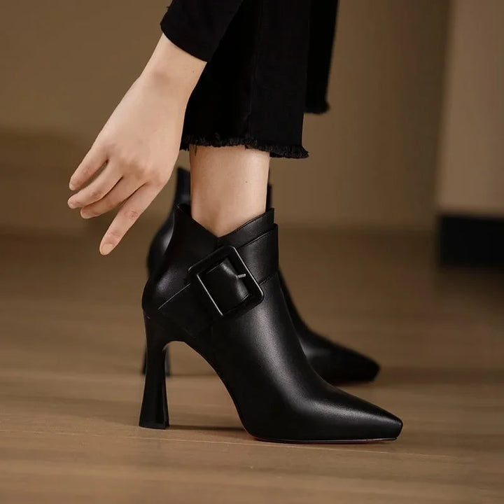 SORELLI | Botines Elegantes con Tacón y Hebilla