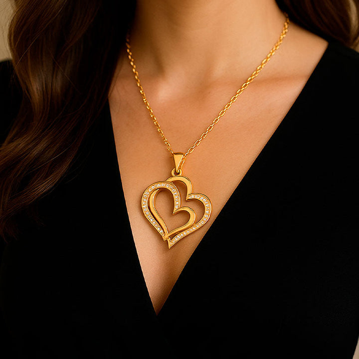 Eira | Collar “Amor Eterno” en Acabado Dorado Elegante