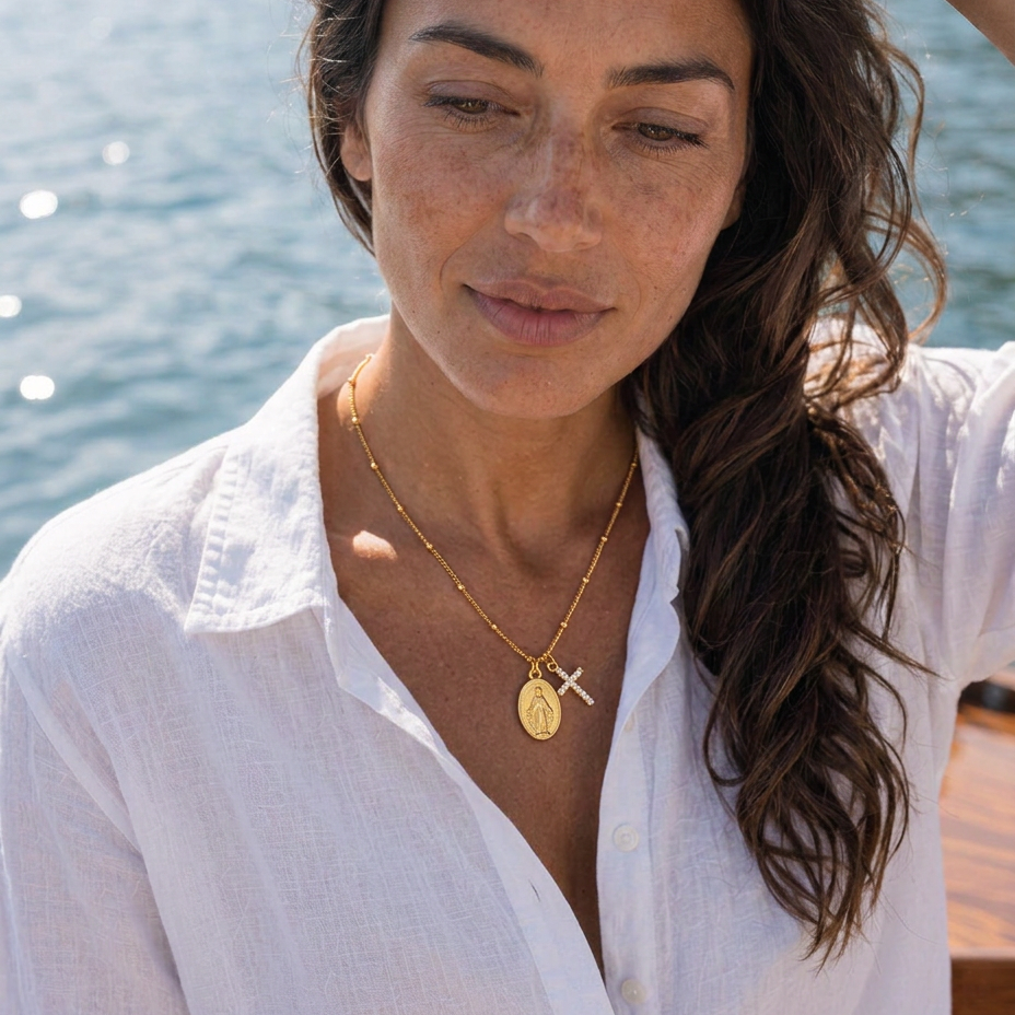 Belladonna | Collar con Medalla Milagrosa y Cruz