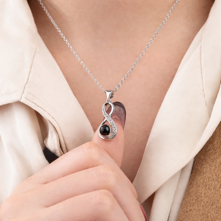 Doreline | Collar Personalizado Infinito con Foto Oculta en Circonio