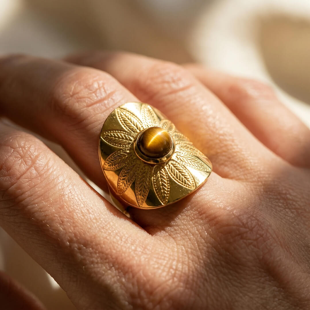 Leah | Anillo Mandala con Ojo de Tigre y Diseño Protector