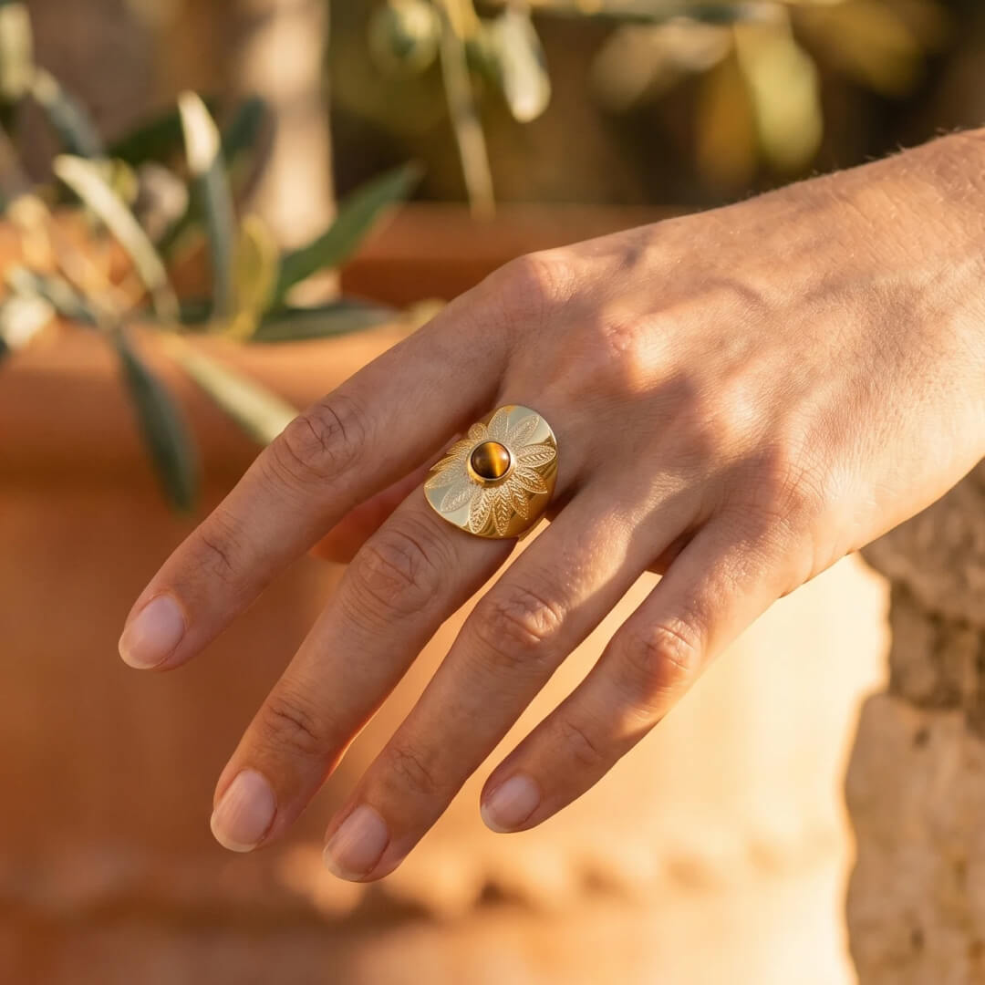 Leah | Anillo Mandala con Ojo de Tigre y Diseño Protector