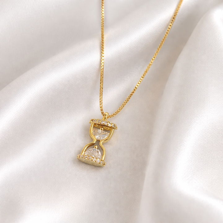 Gavielle | Collar de Reloj de Arena de Oro de 14K