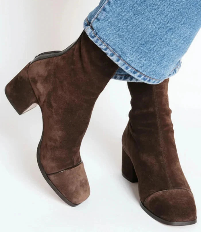 Calíra | Botines de Gamuza con Tacón Elegante