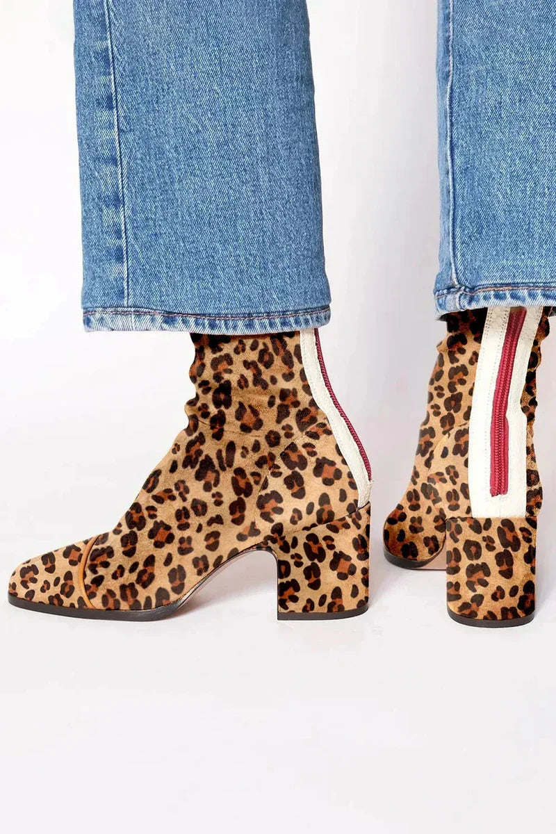 Calíra | Botines de Gamuza con Tacón Elegante