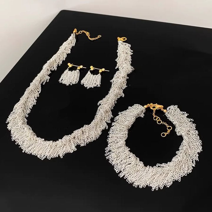 Ursa | Pendientes, collar, pulsera con flecos en forma de cascada