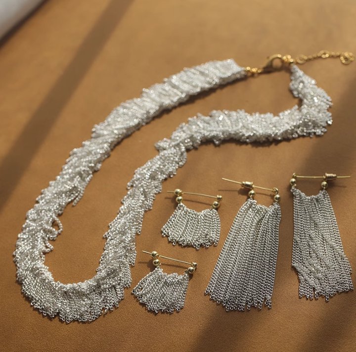 Ursa | Pendientes, collar, pulsera con flecos en forma de cascada
