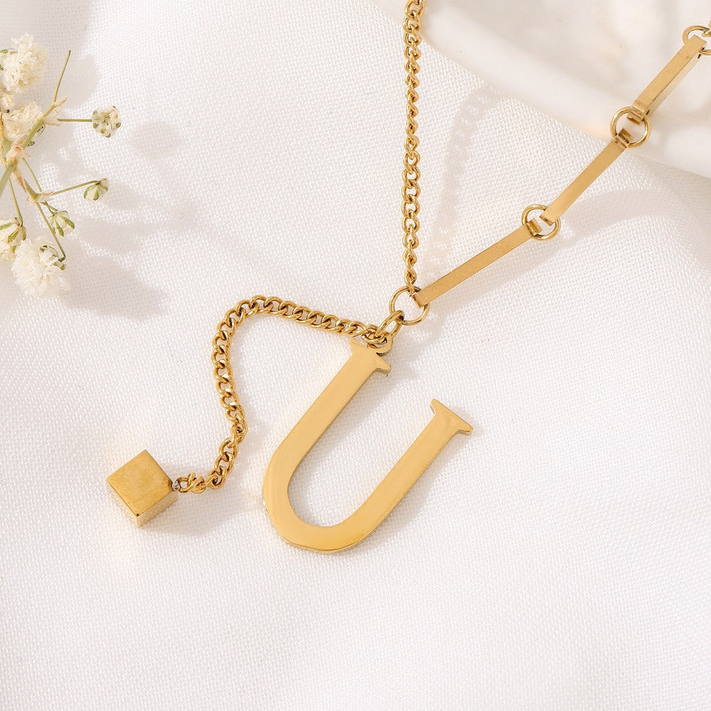 Blakely | Collar con Inicial Personalizada en Acabado Elegante