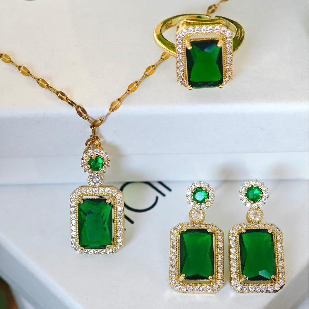 Carlina | Conjunto de Collar, Aretes y Anillo Esmeralda