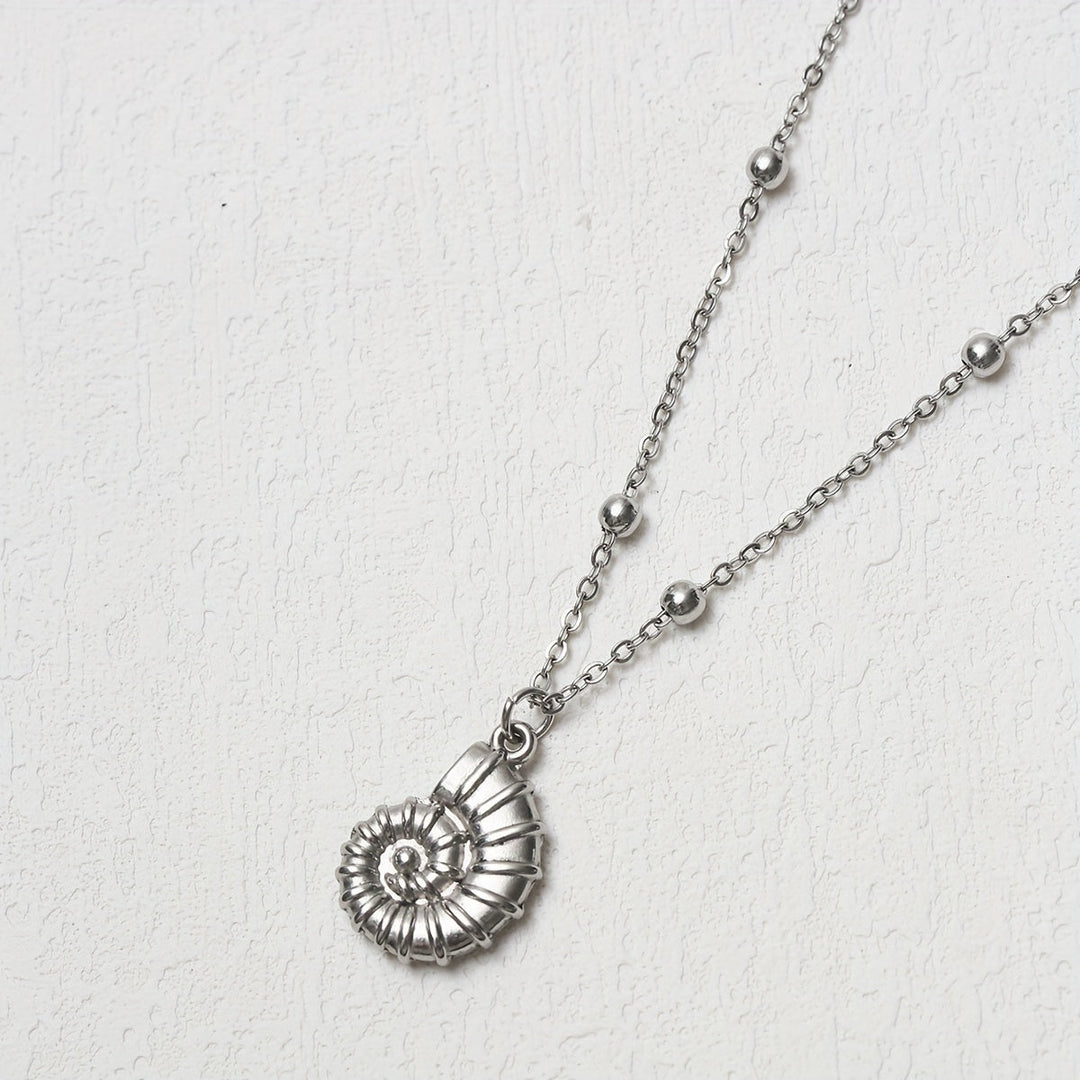 Marlena | Collar de Cuentas con Concha y Colgante Marino de Estilo Veraniego