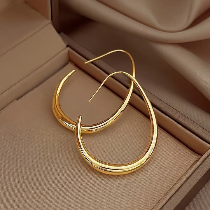 Raya | Aretes Minimalistas de Gota con Diseño Elegante