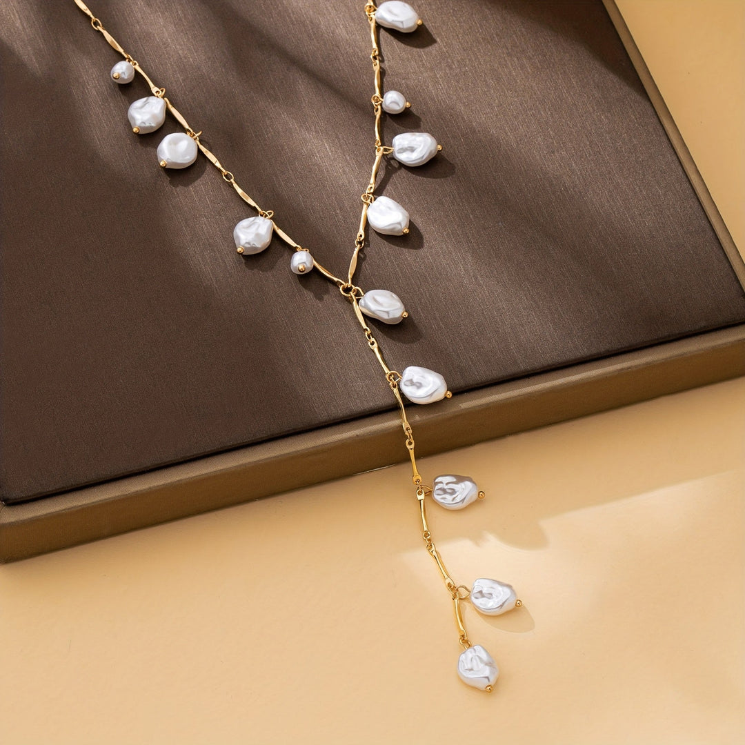 Hevoxe |Collar Elegante en Forma de Y con Perlas y Diseño Irregular