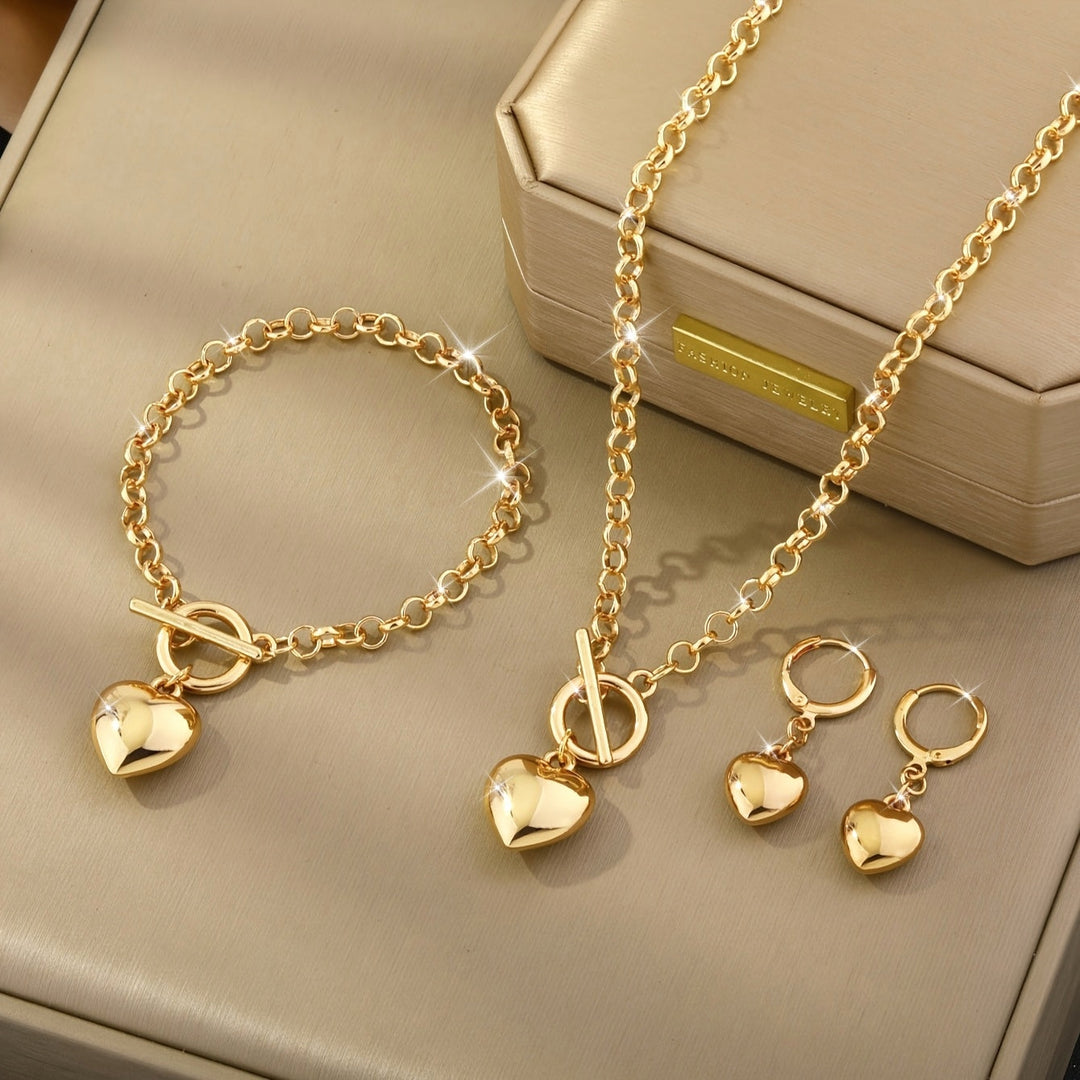Gia | Set de Joyería Elegante con Corazón Brillante y Acabado de Lujo