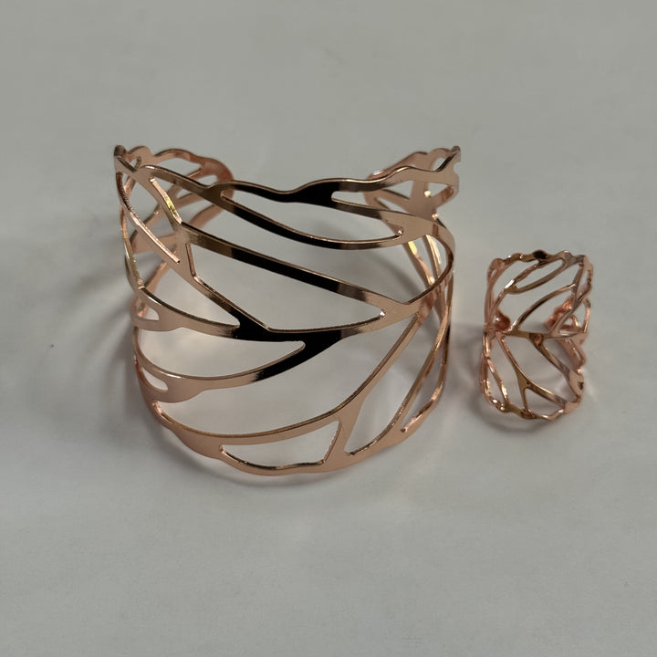 Lavinia | Conjunto de Pulsera y Anillo con Hojas Caladas de Estilo Vintage