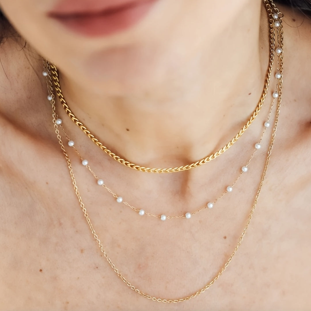 Winsley | Collar Elegante de Tres Capas con Acabado Dorado