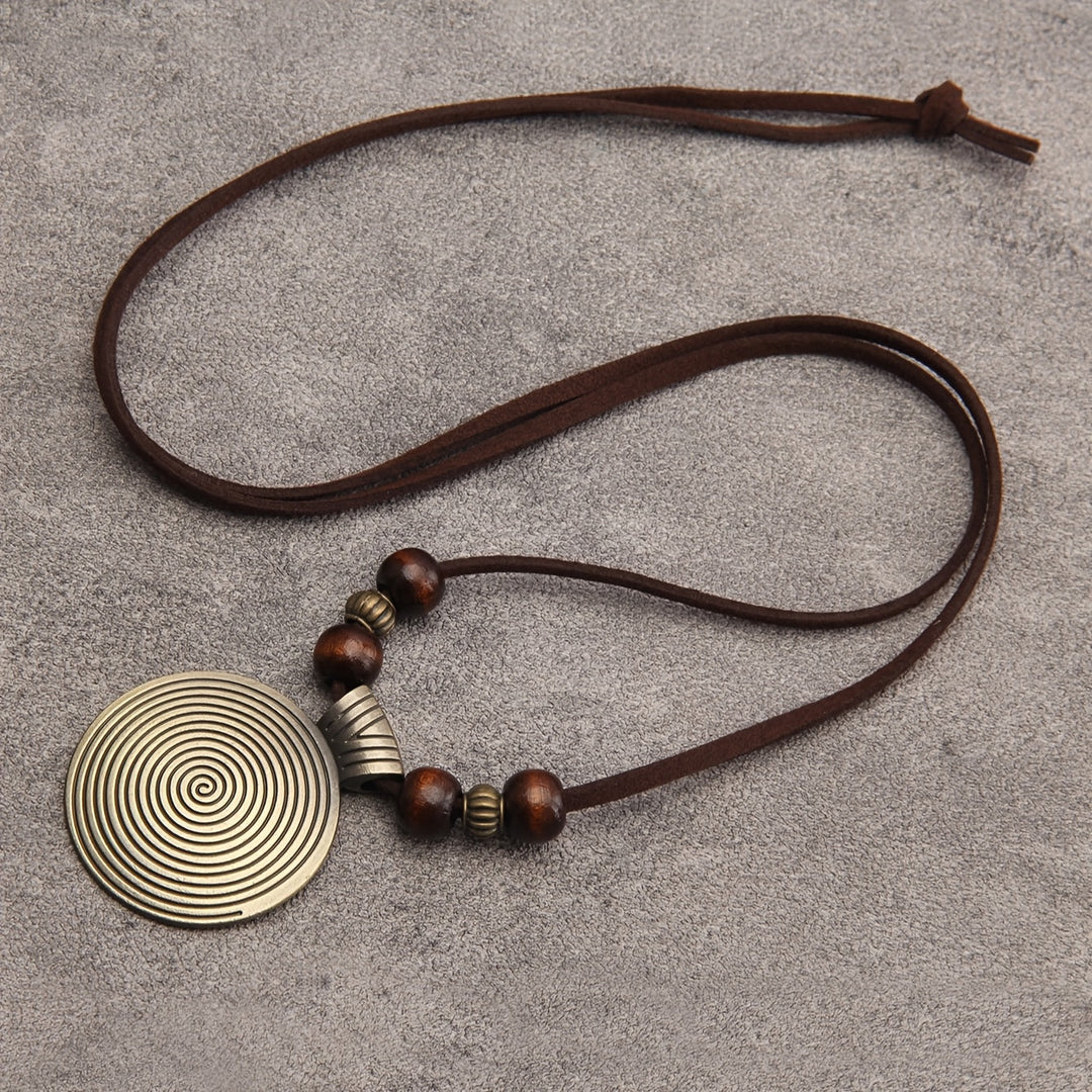Vance | Collar Largo de Estilo Vintage con Cuentas y Colgante Redondo