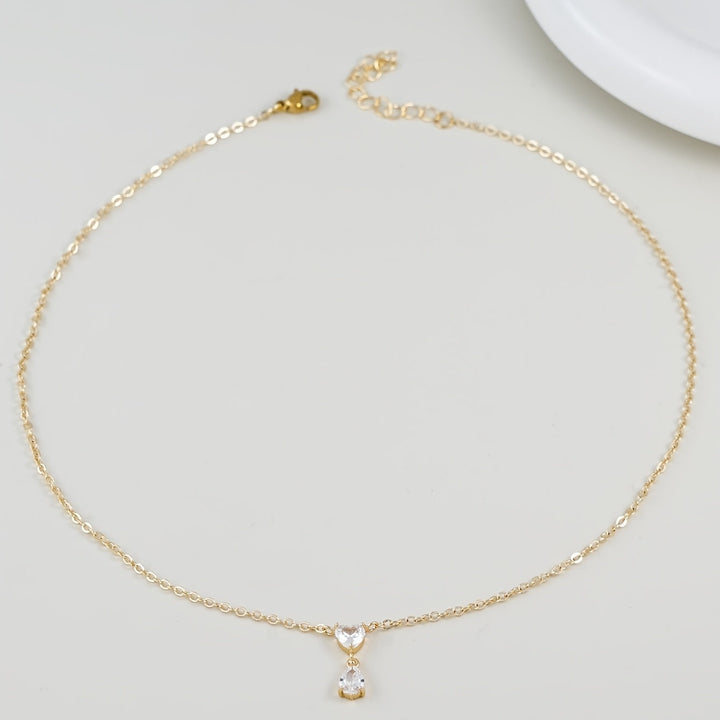 Linda | Collar Minimalista con Colgante de Avión y Estilo Delicado
