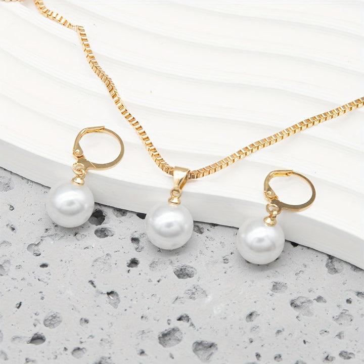 Isara | Set de Joyería con Perlas Elegantes y Acabado Sofisticado