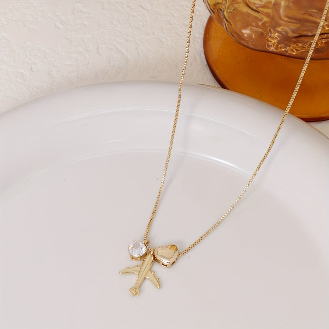 Linda | Collar Minimalista con Colgante de Avión y Estilo Delicado