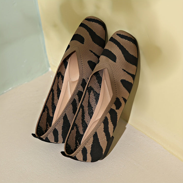 Ivara | Flats Elegantes con Estampado Zebra y Punta Cuadrada