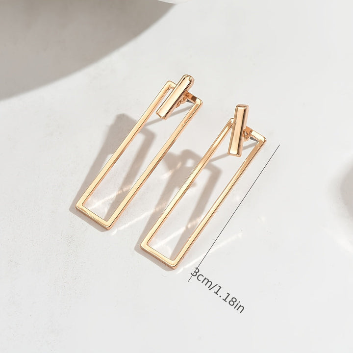 Quinleyra | Aretes Geométricos Largos con Acabado Metálico Elegante