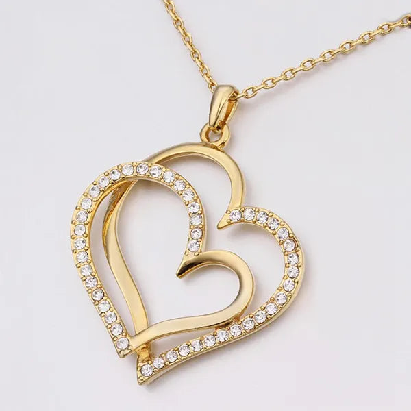 Eira | Collar “Amor Eterno” en Acabado Dorado Elegante