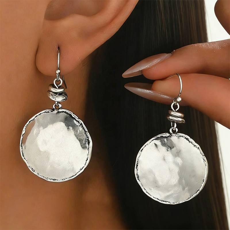 Hope | Aretes Colgantes de Metal Martillado con Estilo Vintage